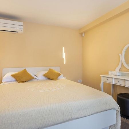 Villa Vita In Porec - Haus Fuer 6-8 Personen กาชเตลีร์ ภายนอก รูปภาพ