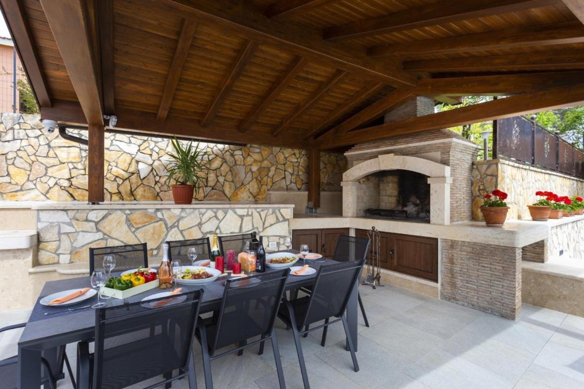 Villa Vita In Porec - Haus Fuer 6-8 Personen กาชเตลีร์ ภายนอก รูปภาพ