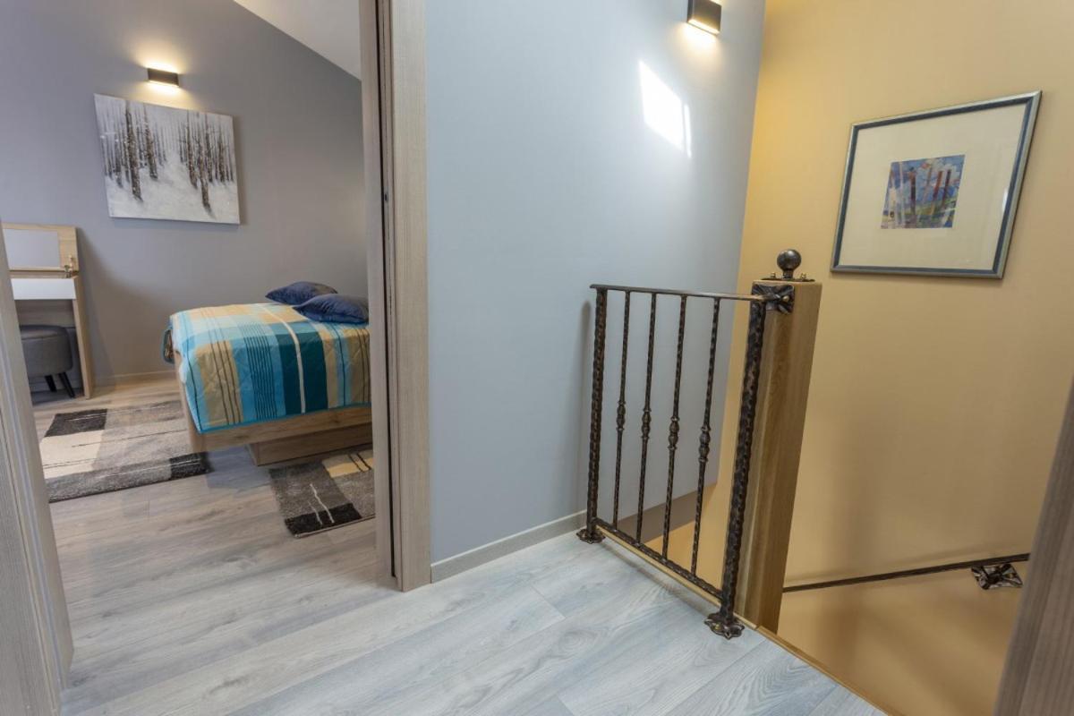 Villa Vita In Porec - Haus Fuer 6-8 Personen กาชเตลีร์ ภายนอก รูปภาพ
