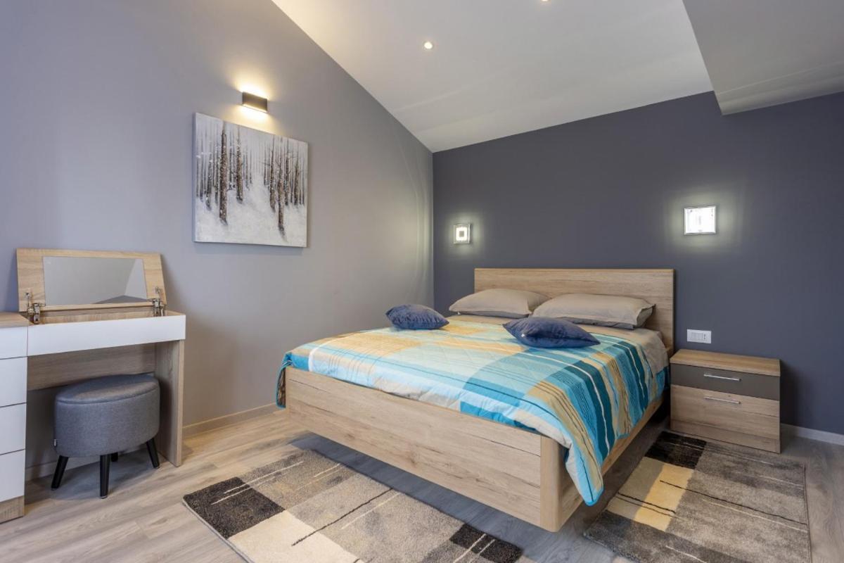 Villa Vita In Porec - Haus Fuer 6-8 Personen กาชเตลีร์ ภายนอก รูปภาพ