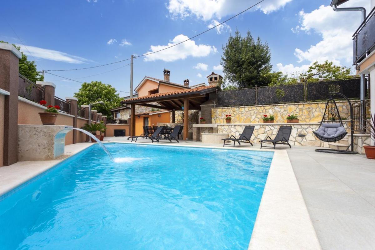 Villa Vita In Porec - Haus Fuer 6-8 Personen กาชเตลีร์ ภายนอก รูปภาพ