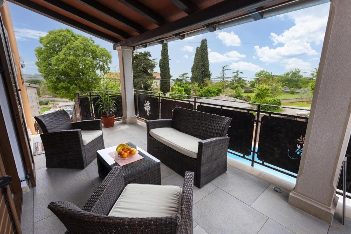 Villa Vita In Porec - Haus Fuer 6-8 Personen กาชเตลีร์ ภายนอก รูปภาพ