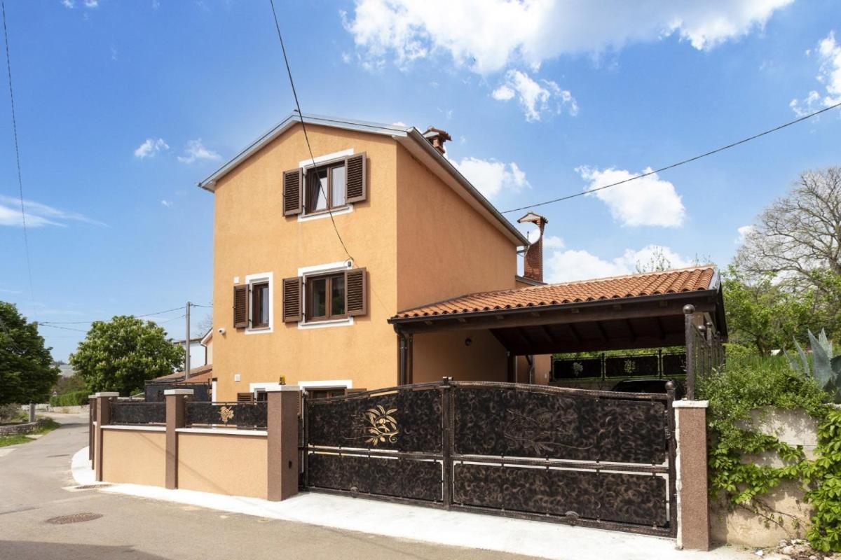 Villa Vita In Porec - Haus Fuer 6-8 Personen กาชเตลีร์ ภายนอก รูปภาพ